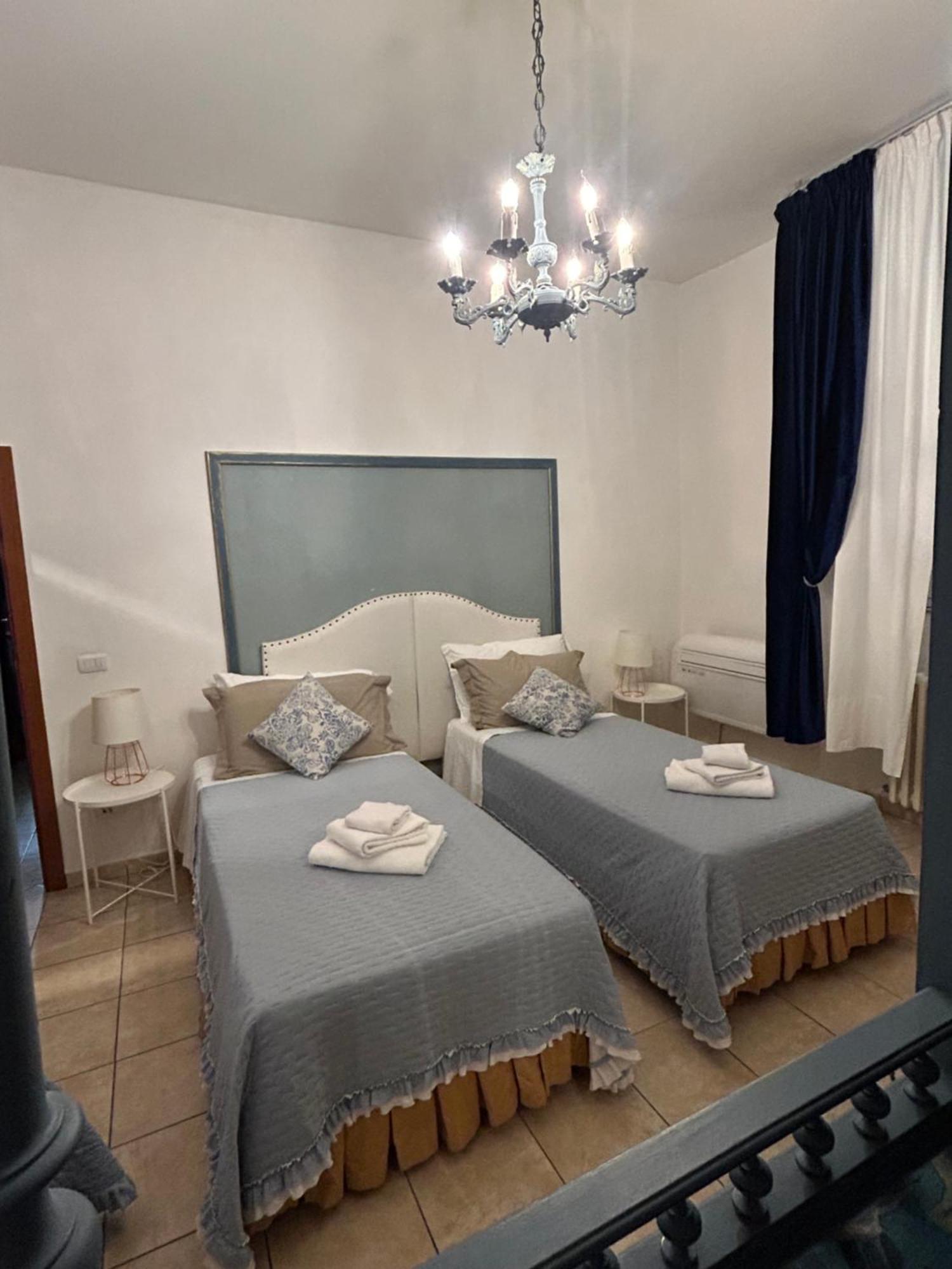 B&B Le Camere Di Livia Siena Exterior photo